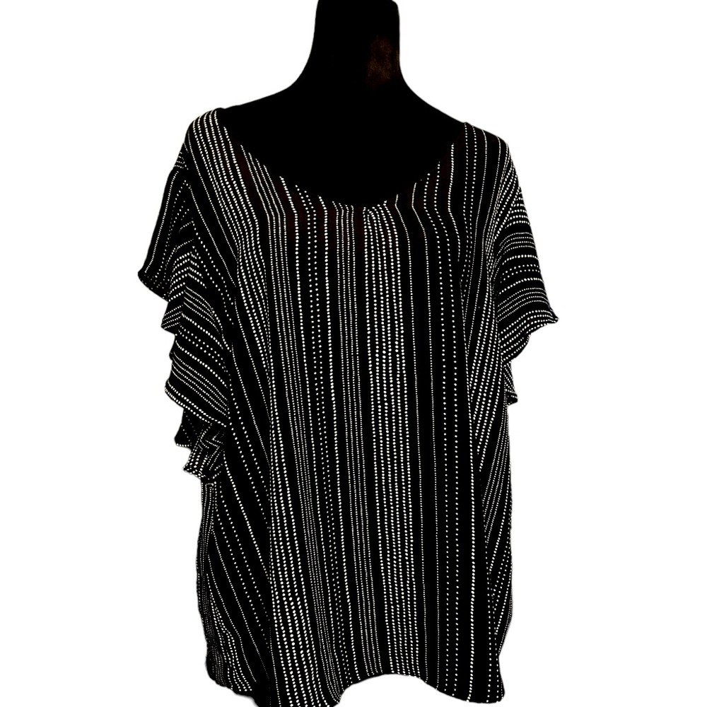 Simply Styled Black & White striped tunic length top in XLP. Like New.